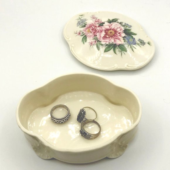 Flowers w/ Peonies Vintage Porcelain Box Taiwan - Picture 14 of 14